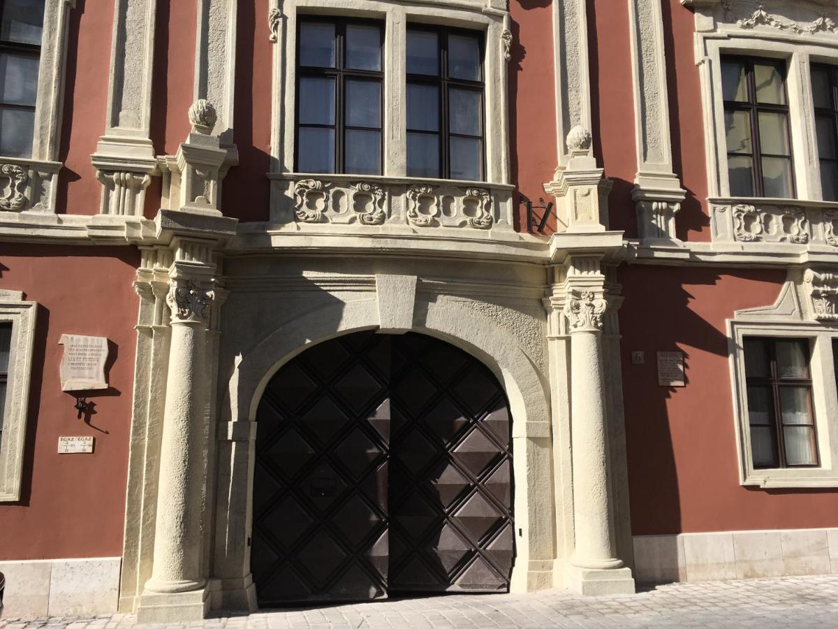 Enjoy Apartman Sopron Exterior photo